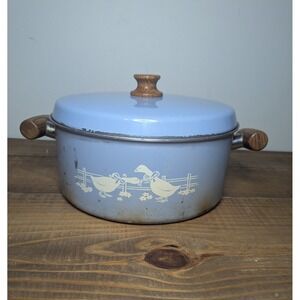 Vintage Mirro 5 Qt Blue Enamel Dutch Oven Pot Pan Goose Design Wood Handles Lid
